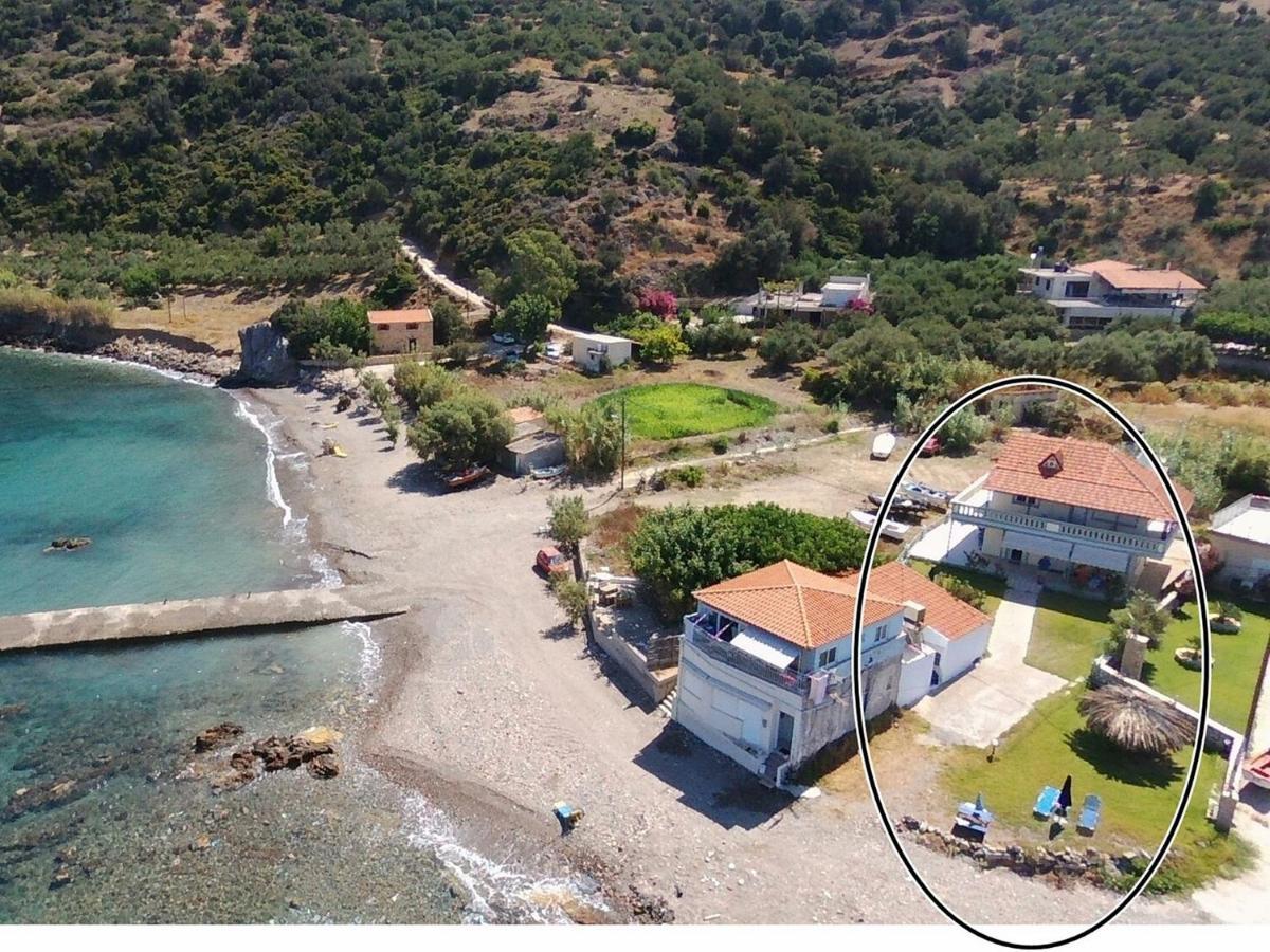 House Just On The Beach -Included 2 Canoe, 2 Bicycles Ravdhoúkha Buitenkant foto