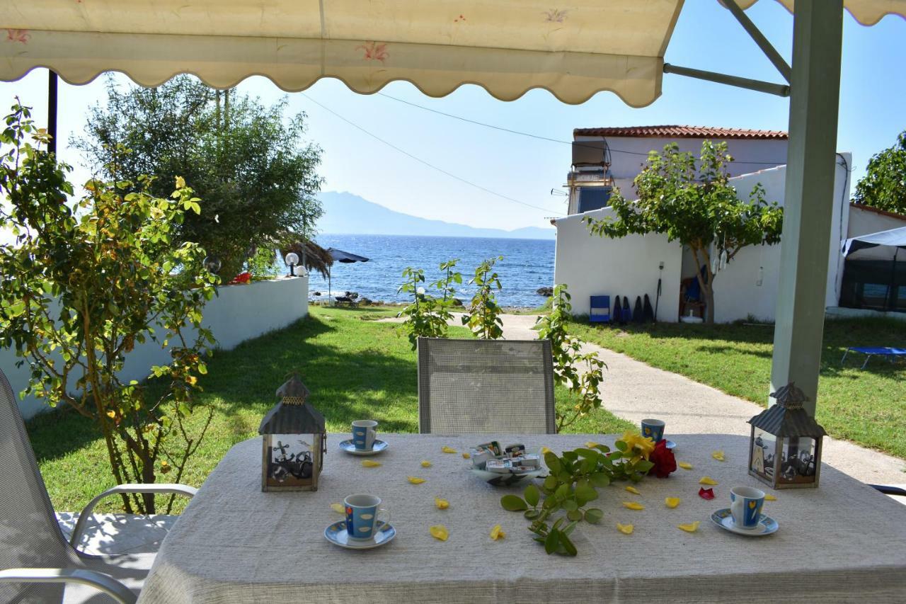 House Just On The Beach -Included 2 Canoe, 2 Bicycles Ravdhoúkha Buitenkant foto